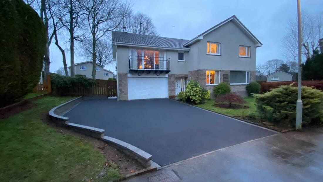 Tarmac Driveways Nottingham - How the professionals do it